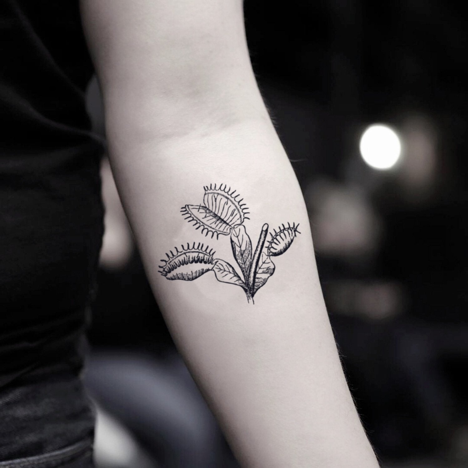 fake small venus fly trap flower temporary tattoo sticker design idea on inner arm